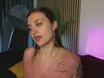 Chaturbate Watch Live Sex Cams of ema_reese