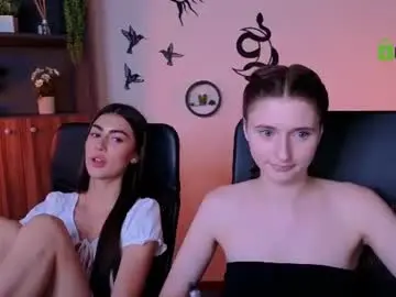 Chaturbate Live Sex Cam of flora_ri