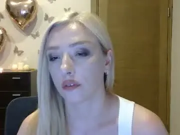 Chaturbate Live Sex Cam of wild_silk_desire