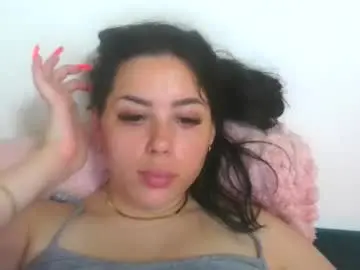 Chaturbate Live Sex Cam of prettyjulliette