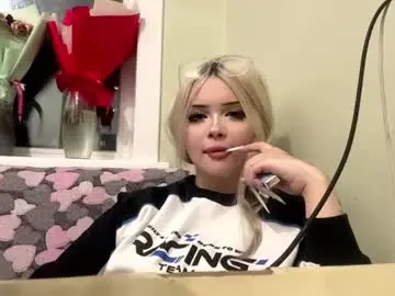 Chaturbate Live Sex of moonluvv3