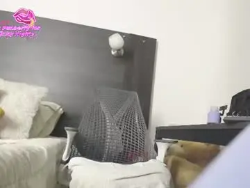 Chaturbate Live Porn of nathalyrae41