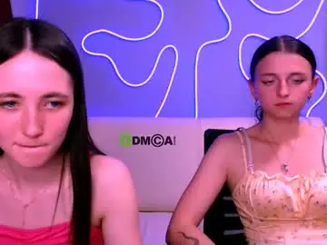 Chaturbate Live Sex Cam of bella_dorn