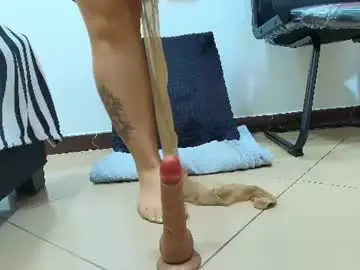 Chaturbate Free Porn Cam of amell_thomson