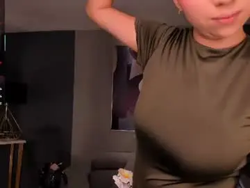 Chaturbate Live Sex Cam of mayamoretti
