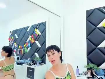Chaturbate Nude Webcam of carlalinares
