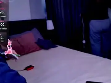 Chaturbate Live Sex Cam of lil_suzy