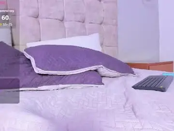 Chaturbate Watch Live Sex Cams of cristal_wom