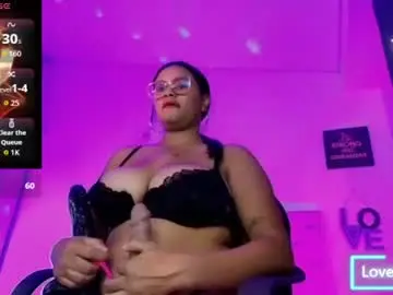 Chaturbate Live Sex of kiaravelvet_