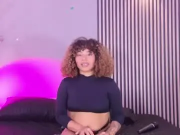Chaturbate Live Sex Cam of adelerouss