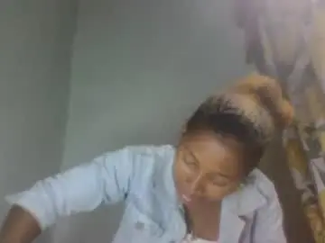 Chaturbate Live Sex Cam of anichamarie0
