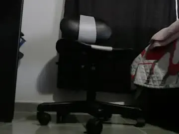 Chaturbate Live Sex Cam of keylie_saenz28