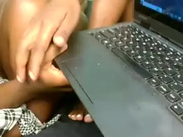 Chaturbate Best live sex cam show of pinkylips_ebony
