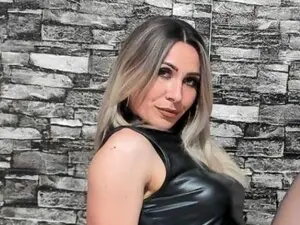 Myfreecams Sex Chat of Sweetcherry32