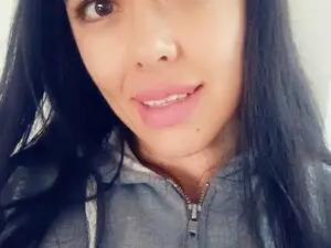 Myfreecams Sex Cam of Clau_squirt34