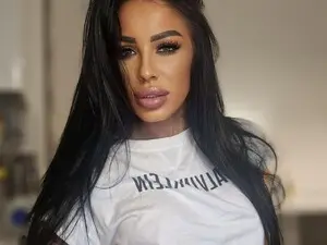 Myfreecams Free Porn Cam of AnyssyaHoot