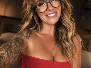 Myfreecams Live Sex Cam of velvethoneyXo