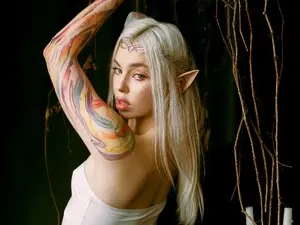 Myfreecams Free Porn Cam of LilliMoore_