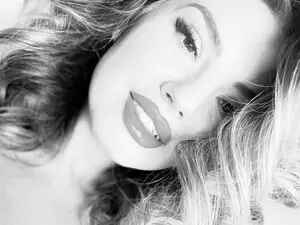 Myfreecams Live Sex Cam of Ur_Wet_Desire
