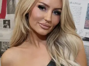 Myfreecams Free Porn Cam of Officialelsa