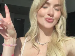 Myfreecams Sex Chat of Luna_Faye_