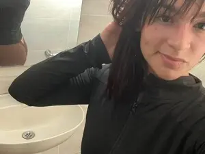 Myfreecams Adult Webcams of Bella_Rouse9