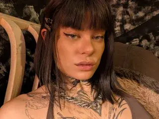Streamate Live Sex of LizzieRascalli