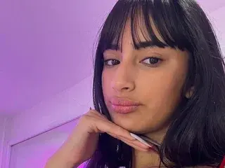 Streamate Nude Webcam of RoxxaneDamiana