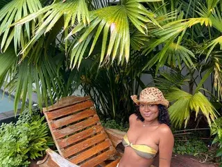 Streamate Private Sex Chat of IvonneBrunettee