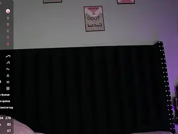 Stripchat Live Porn of mamaneedsfun