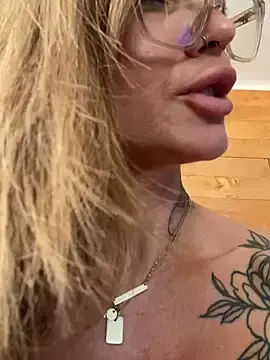 Stripchat Adult Video Chat of Etwas_neugierig
