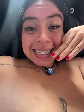 Stripchat Free Porn Cam of Devilsweet17