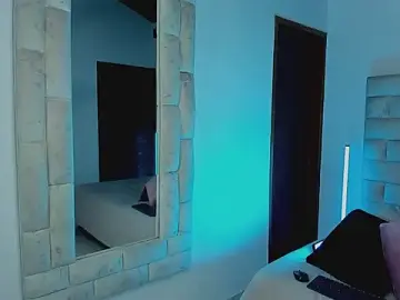Stripchat Free Porn Cam of HollyGrey_