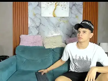 Stripchat Live Sex Cam of LOVE_GUYS1