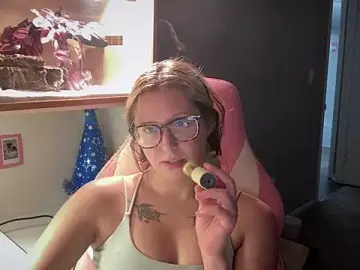Stripchat Watch Live Sex Cams of MUSCLEMOMMY1365