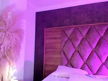 Stripchat Free Porn Cam of CristineRainn_