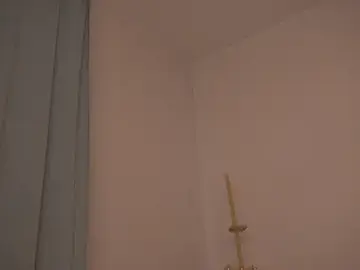 Stripchat Sex Cam of ShyEmma_