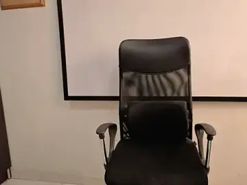 Stripchat Live Sex Cam of Happy_tits