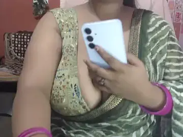 Stripchat Free Live Porn of Lustykavita0101
