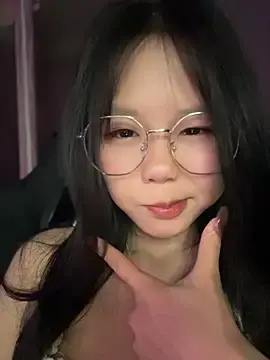 Stripchat Adult Video Chat of Emely-lysea