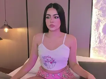 Stripchat Watch Live Sex Cams of elara_bloom_