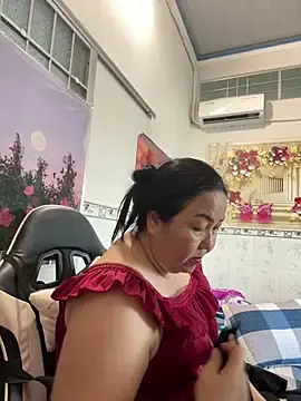 Stripchat Free Live Porn of Alinat_