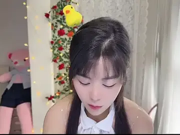 Stripchat Adult Webcam of inlkitten
