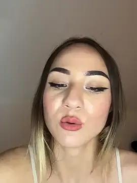 Stripchat Free Live Porn of LioraX69