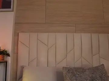 Stripchat Free Porn Cam of Jennmiiller_