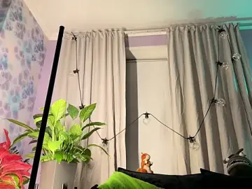 Stripchat Free Porn Cam of KiraLiLime