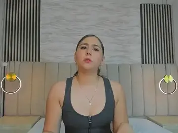 Stripchat Free Porn Cam of emaflorezz