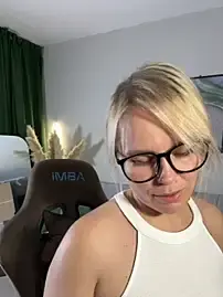 Stripchat Free Porn Cam of Charming_Daphny