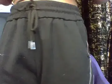 Stripchat Live Sex Cam of Lovey_daisy15