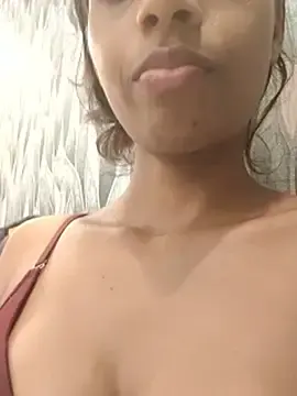 Stripchat Watch Live Sex Cams of Aaliya1993